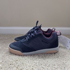 Evolv Rebel Walking Shoes Womens 7 Navy Blue All Purpose Outdoor
